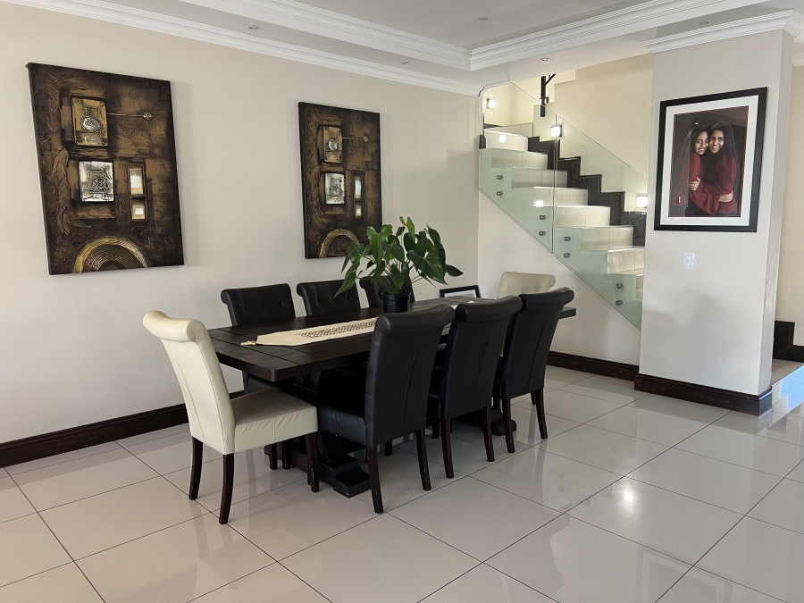 6 Bedroom Property for Sale in Sagewood Western Cape